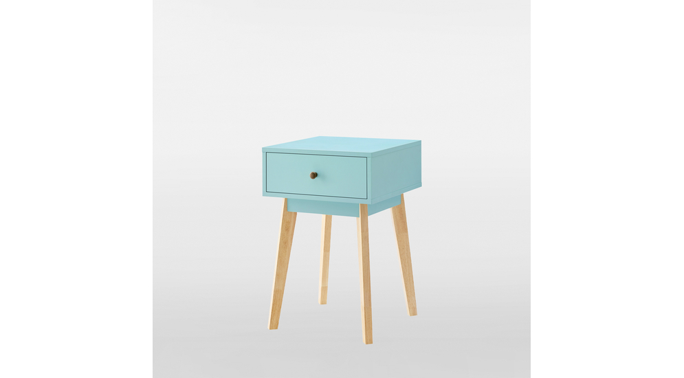 Błękitna szafka nocna z szufladą i drewnianymi nogami.