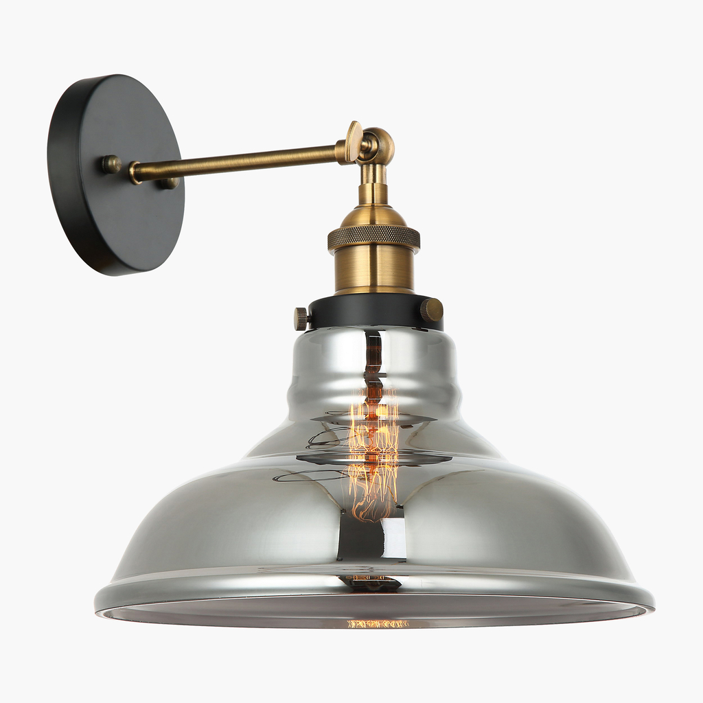 Lampa posiada oprawę dla pojedynczej żarówki typu E27 o mocy maksymalnej 40W.