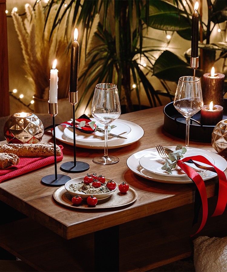 Romantyczna kolacja w domu - aranżacja stołu