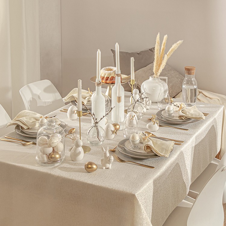 Salon na Wielkanoc - aranżacja stołu jadalnianego w jasnych kolorach