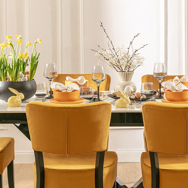 Salon na Wielkanoc - wiosenne kolory w aranżacji stołu