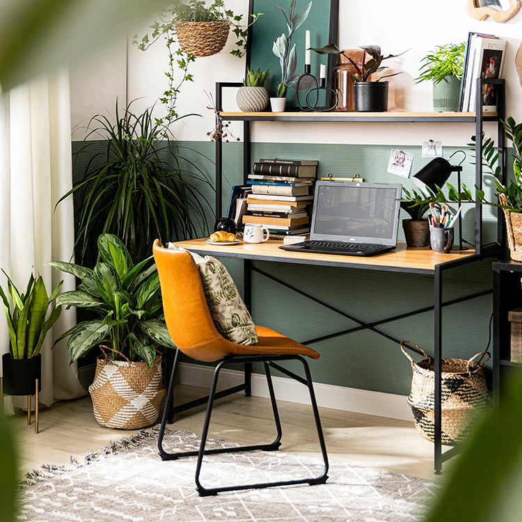 Odkrywany triki designerów: oto jak zaaranżować ukryte biurko w salonie na 3 sposoby