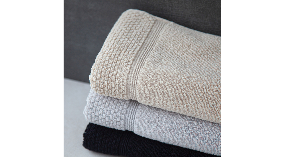 Różnokolorowe ręczniki z bawełny z frędzlami