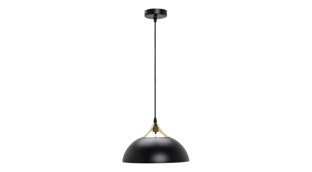 Czarna, matowa kolorystyka lampy SARDA podkreśla loftowy styl wnętrza, a złote, połyskujące akcentowanie przy szczycie klosza delikatnie ociepla całość.