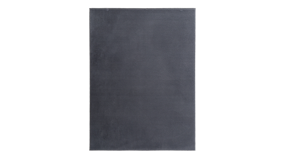 Dywan ciemnoszary RAVEN 120x160 cm wykonany z włókien poliestrowych. 