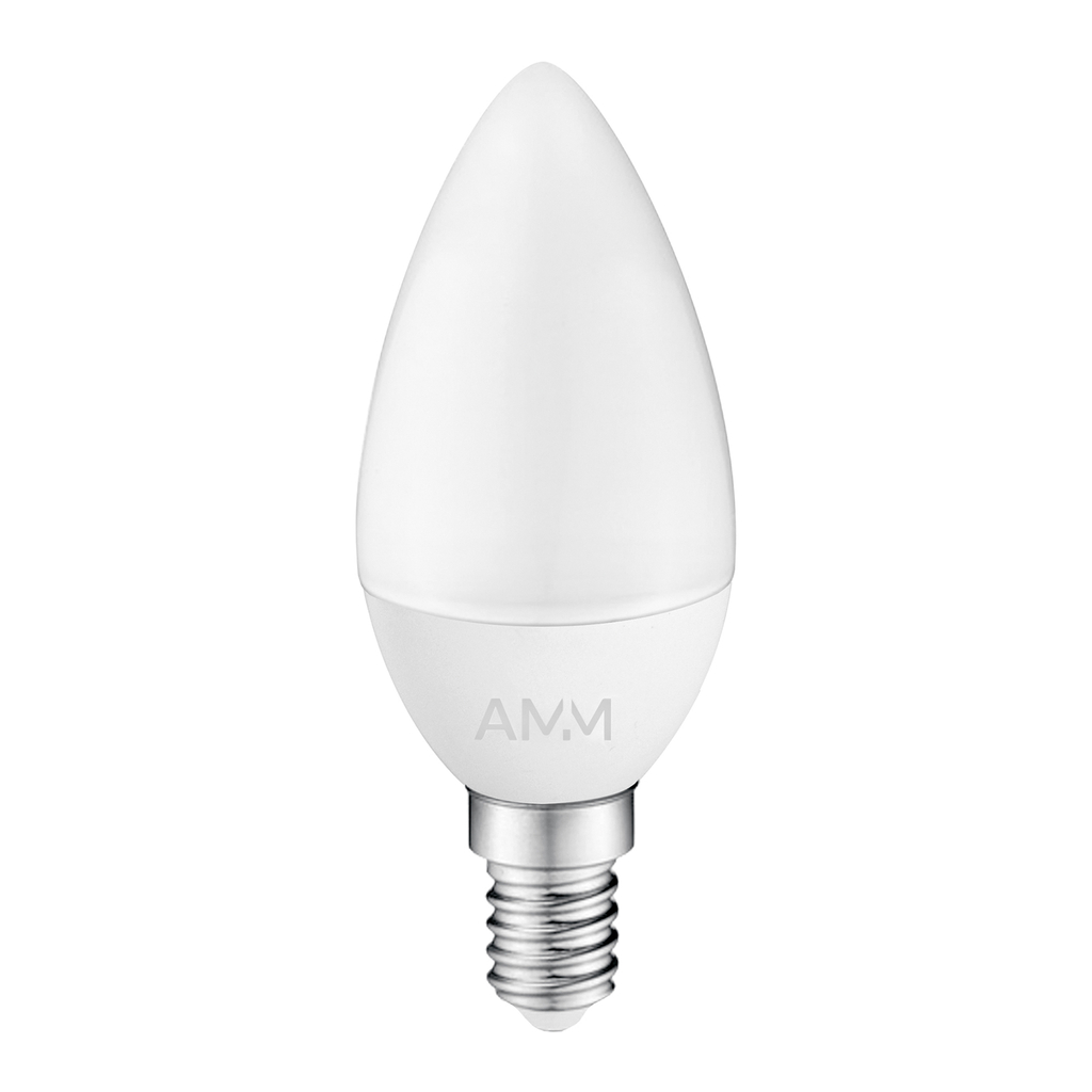 Żarówka AMM-E14-C37-4,9W-WW emituje światło o neutralnej barwie – 3000K i strumieniu 470 lumenów.