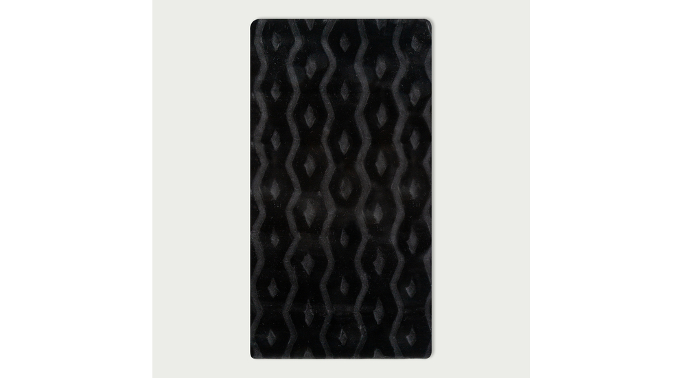 Dywan czarny ANDRE RABBIT 3D 80x150 cm wykonany z przędzy poliestrowej.