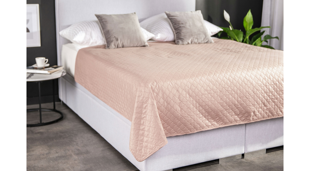 Narzuta na łóżko różowa NICEA 200x220 cm