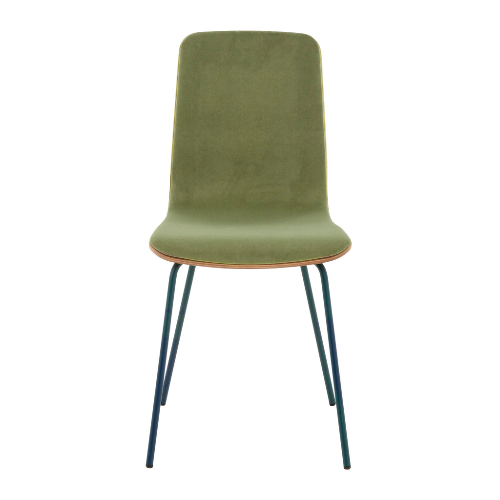 Krzesło welurowe VINGE z oliwkową tapicerką na metalowych nogach.