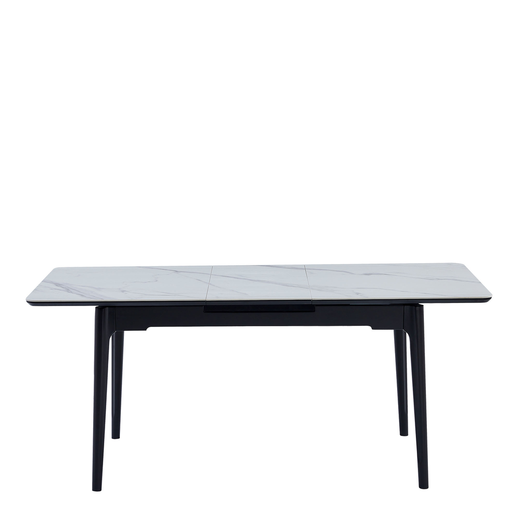 Stół rozłożony z ceramicznym blatem