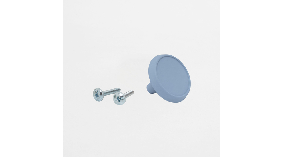 Niebieski uchwyt meblowy AGU09 o kształcie poręcznej gałki to idealne wykończenie mebli w pokoju dziecięcym. Domyślnie przeznaczony dla kolekcji KIDDON posiada idealnie okrągły kształt o średnicy 3,9 cm.