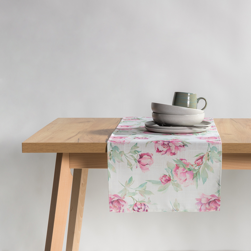 Bieżnik na stół różowy w stylu romantycznym