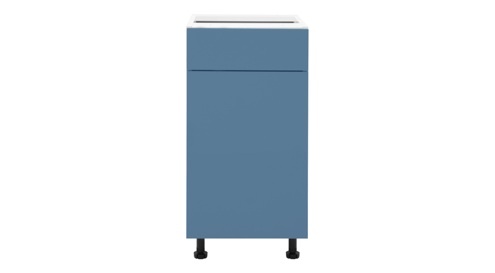 Szafka dolna z szufladką z kolekcji BASIC PLUS posiada front wykonany z płyty meblowej pokrytej laminatem w matowym wykończeniu alby blue.