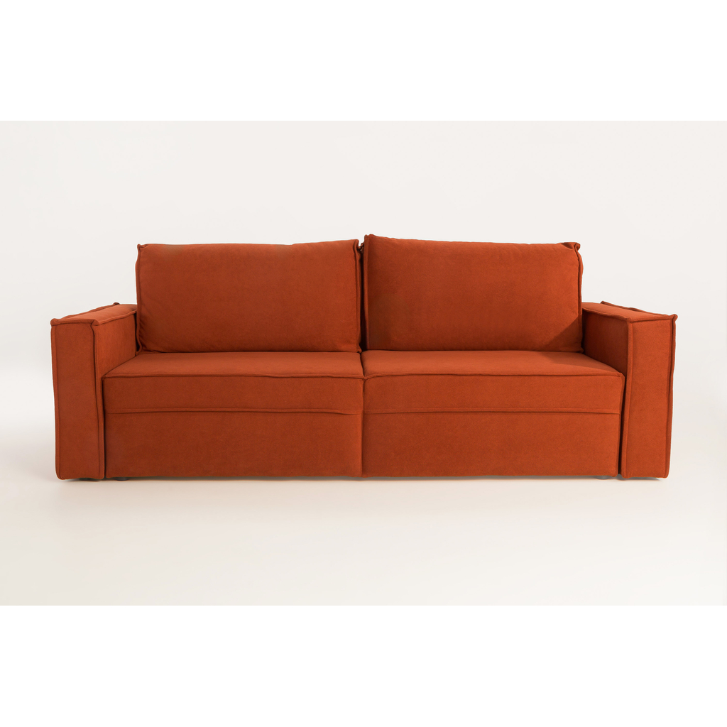 Sofa METIS w ceglastym kolorze.