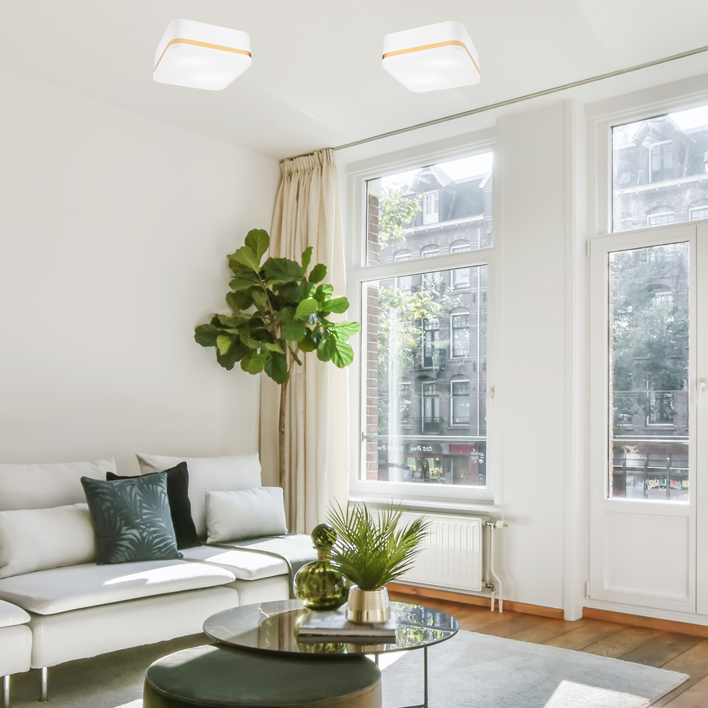 Nowoczesny wzór lampy sufitowej OPHELIA idealnie dopełni wnętrza Twojego salonu lub sypialni.