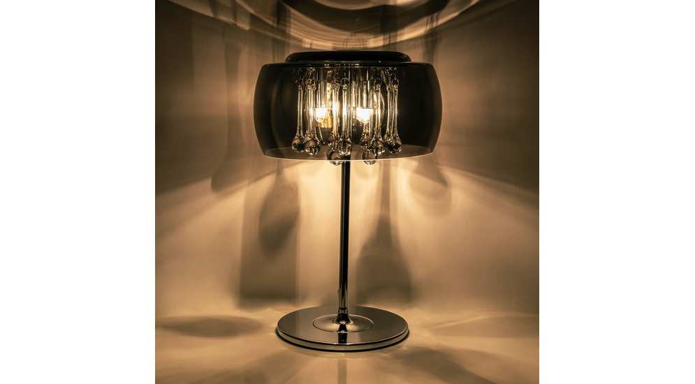 Lampa CRYSTAL pięknie prezentuje się w eleganckim wnętrzu salonu oraz sypialni.
