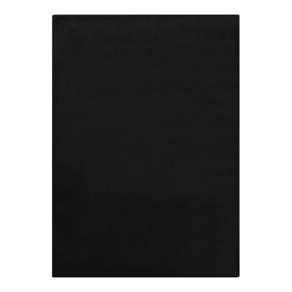 Dywan czarny RABBIT BUNNY 160x230 cm wykonany z przędzy poliestrowej.