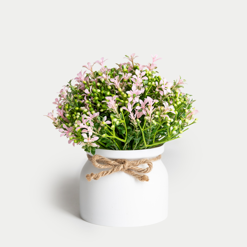 Bukiet sztucznych kwiatów w doniczce MIX 28 cm wykonany z tworzywa sztucznego. 