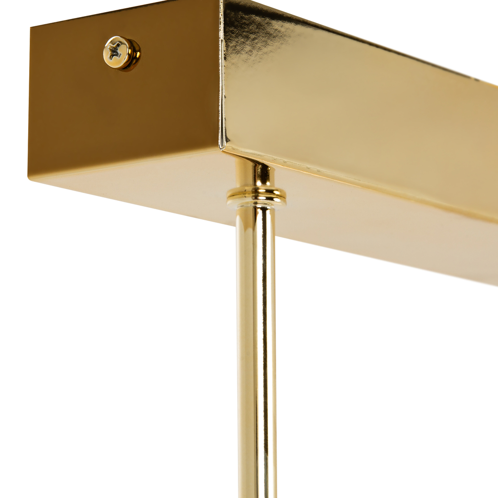 Lampa ESSO 4 w złotym kolorze posiada oprawę dla 4 żarówek typu E14 i mocy maksymalnej 40W.