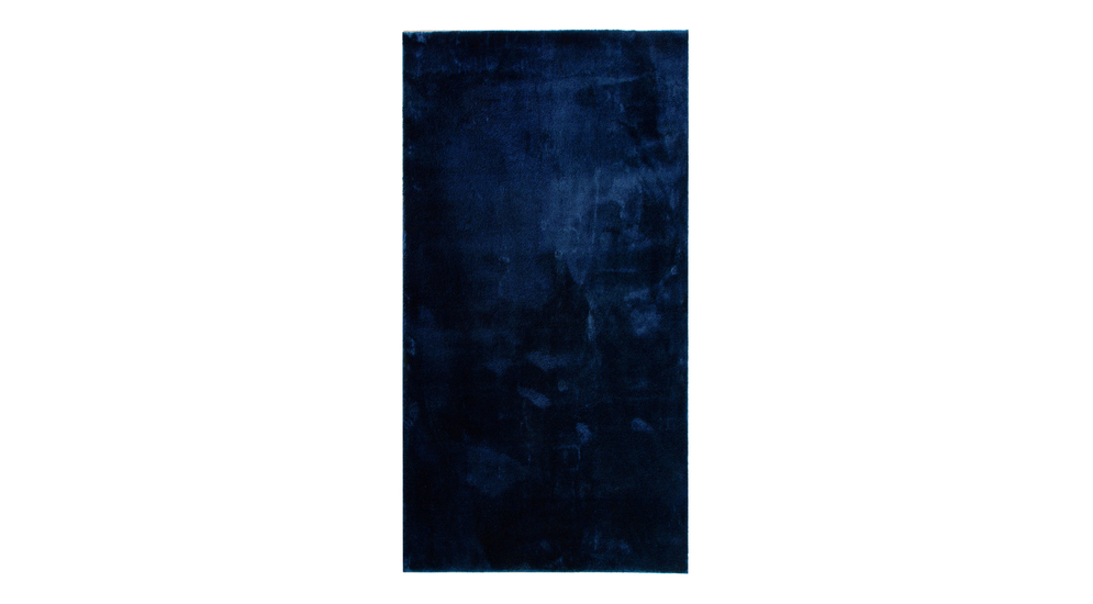 Dywan do przedpokoju ciemnoniebieski MILAN 80x150 cm wykonany z przędzy poliestrowej. 
