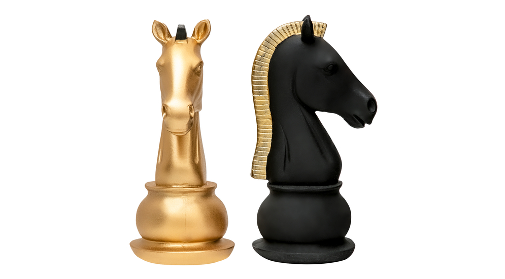 Dekoracja figura szachowa czarno-złota SKOCZEK 19 cm