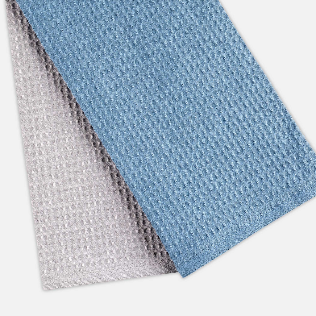 Dwa ręczniki kuchenne w kolorze niebieskim i szarym