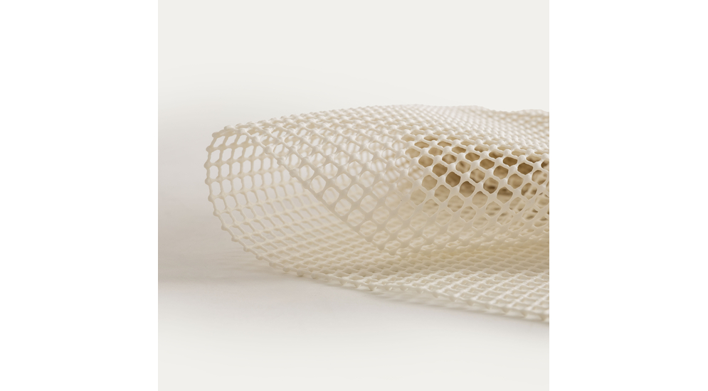 Mata antypoślizgowa pod dywan 120x160 cm wykonana z tworzywa sztucznego PVC.