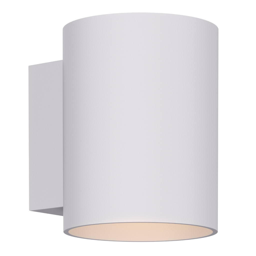 SOLA to biały kinkiet o kształcie walca. Oświetlenie w sam raz na ścianę salonu, przedpokoju lub domowego gabinetu.