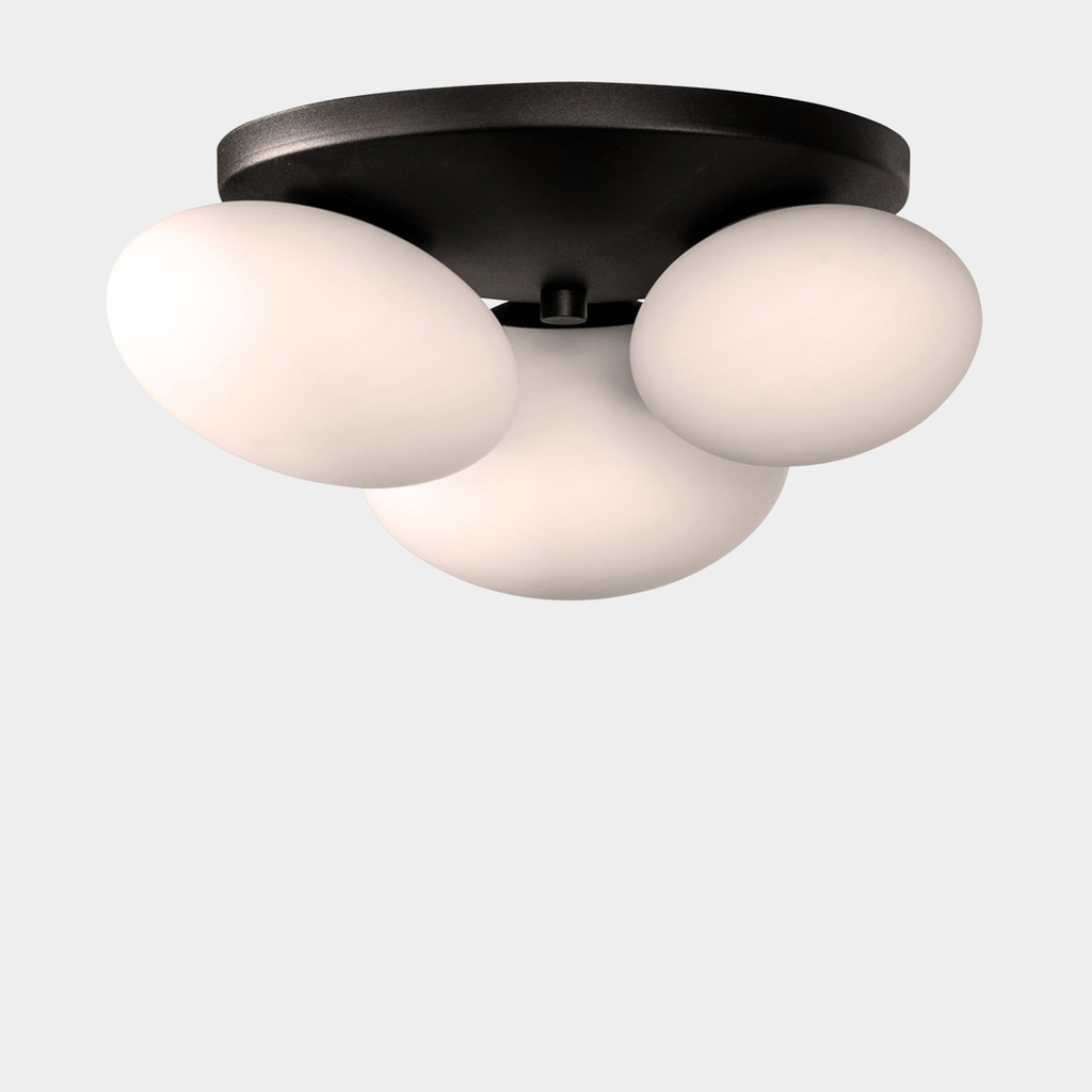 Lampa sufitowa UFO posiada oprawę przeznaczoną dla 3 żarówek typu G9 o mocy maksymalnej 8W. 
