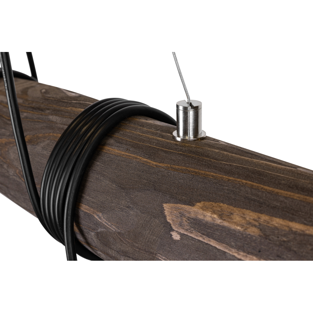 Drewniane elementy zabezpieczone bejcą w oryginalny sposób komponują się z metalową bazą