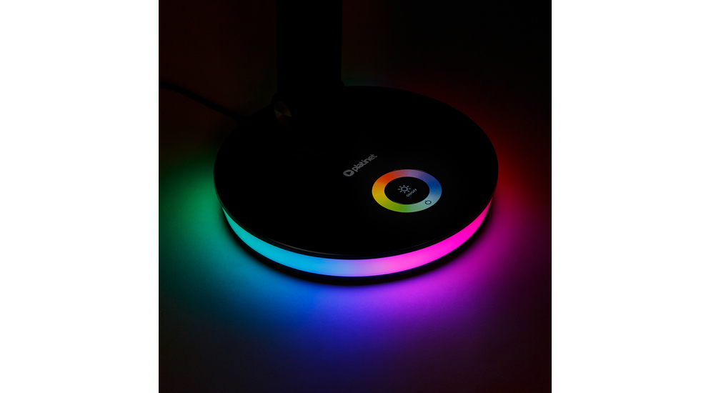 Funkcja lampki nocnej - podświetlana podstawa RGB idealnie nadaje się do tego celu.