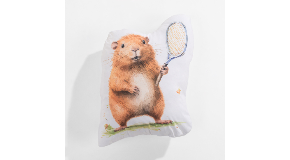 Poduszka dla dziecka z kapibarą grającą w tenis