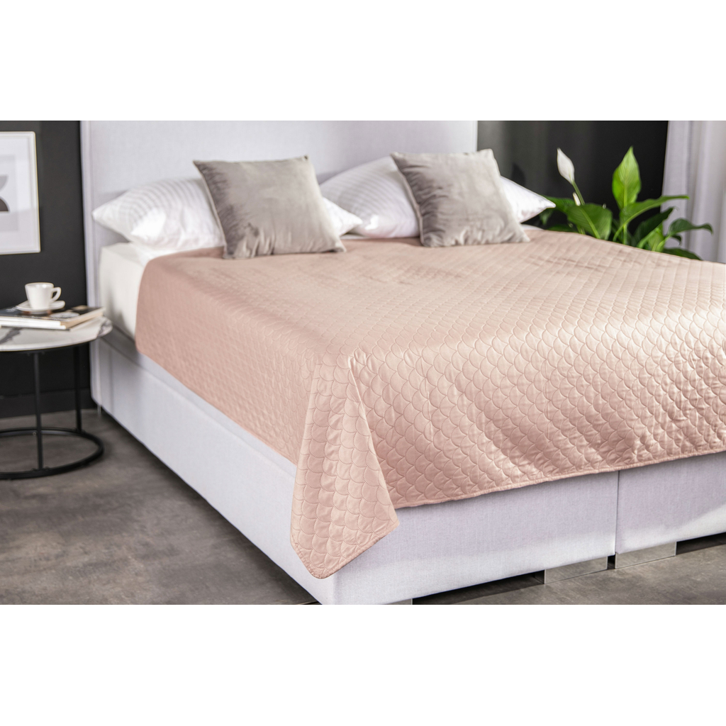 Narzuta na łóżko różowa NICEA 200x220 cm