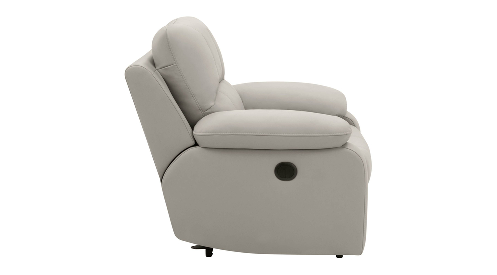 Skórzany fotel wypoczynkowy OPUS posiada mechanizm umożliwiający rozłożenie do pozycji półleżącej. 