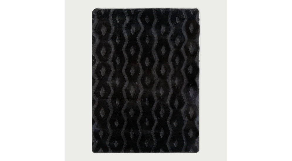 Dywan czarny ANDRE RABBIT 3D 120x160 cm wykonany z przędzy poliestrowej.