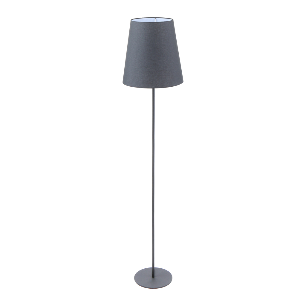 RIVA to model lampy stojącej, którą możesz ustawić w salonie, gabinecie oraz sypialni. Zwieńczona trapezowym abażurem nawiązuje do klasycznej stylistyki, a czarna oprawa dodaje jej elegancji i szyku.