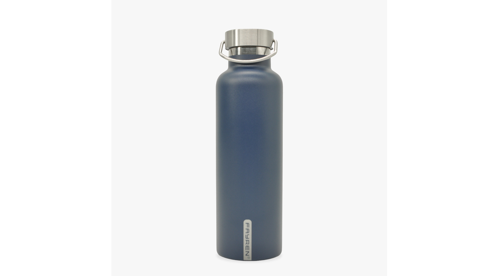 Butelka termiczna FAYREN NORDKAPP BLUE 750 ml wykonana ze stali nierdzewnej.
